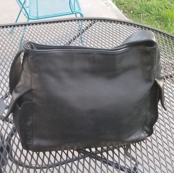 Perlina Handbags - Perlina black soft leather purse